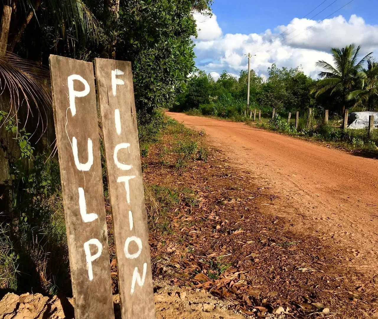 Pulp Fiction Hostel & Bungalowsシアヌークビル シアヌークビル
